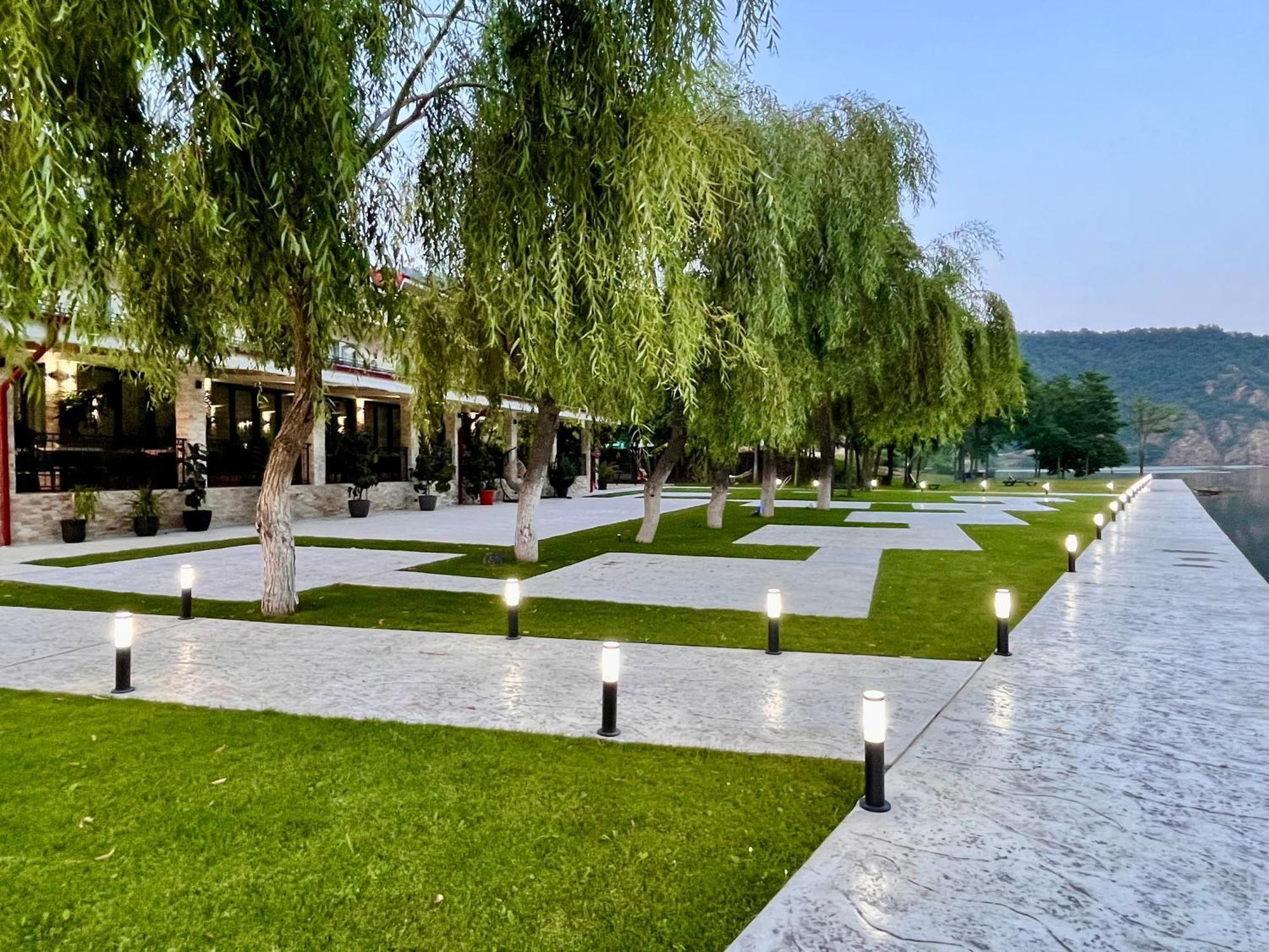 Vega Resort Restaurant & Lodge Orşova Exterior foto