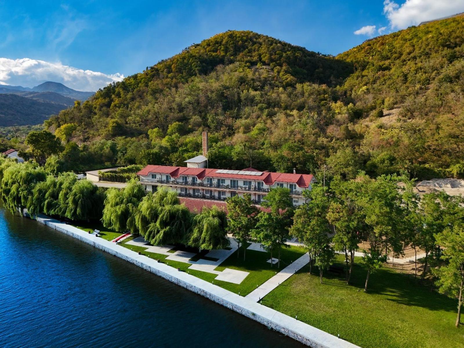 Vega Resort Restaurant & Lodge Orşova Exterior foto